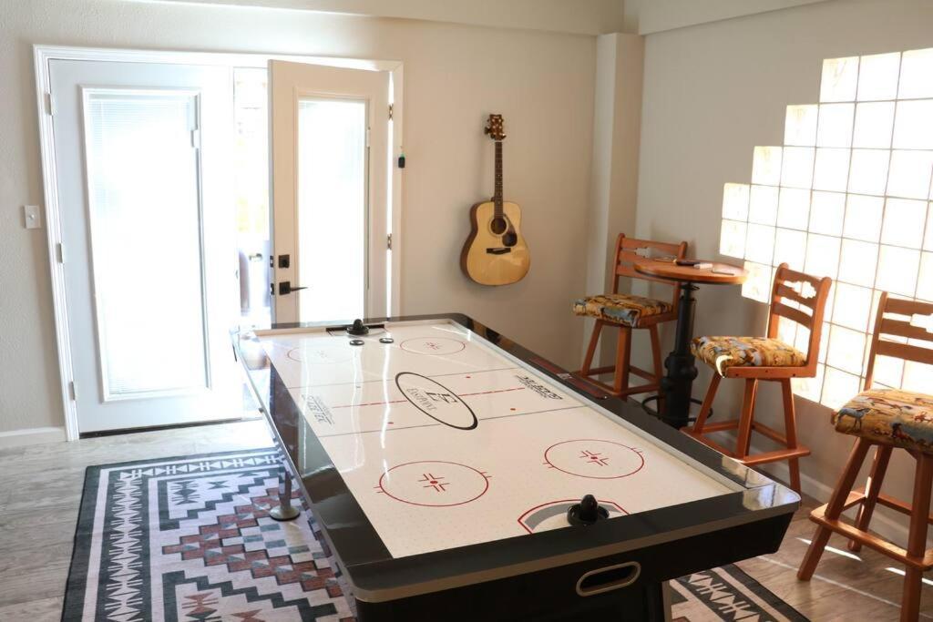 Cowboy Den-Hot Tub-Game Room-Pet Friendly-No Pet Fees! Albuquerque Exterior foto